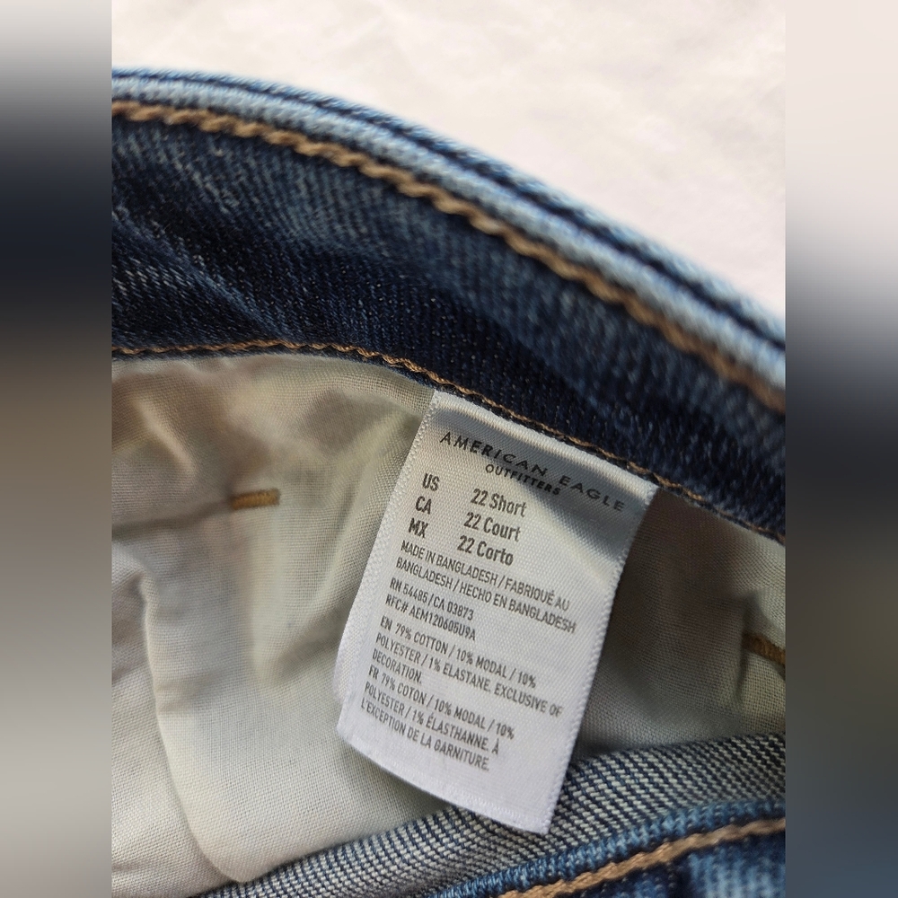 Size 22 American Eagle Outfitters Ripped Blue Boyfriend Jeans - Picture 8 of 8